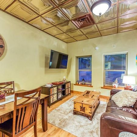The Lovemore Inn~Hot Tub~Cheerful Carriage Home เดลต้า ภายนอก รูปภาพ